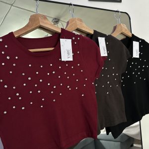 Poleras con incrustaciones de brillo
